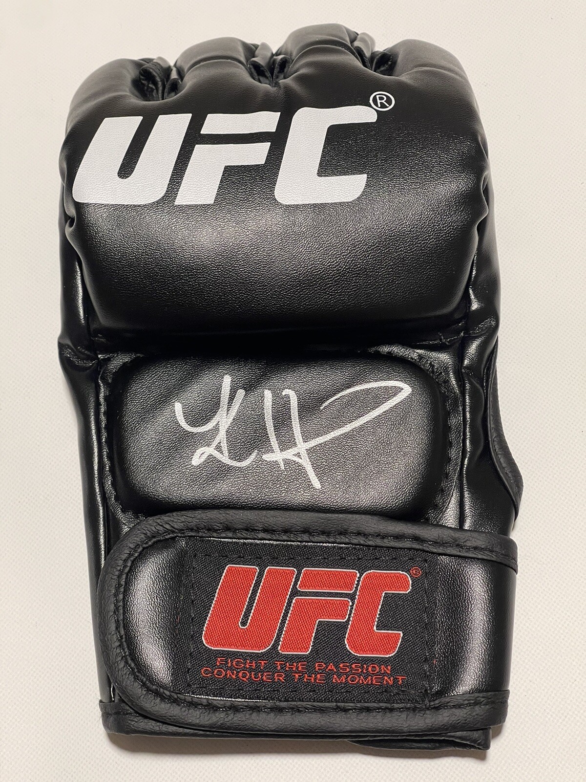 Guante UFC firmado por Kayla Harrison Beckett certificado de autenticidad autografiado IP a