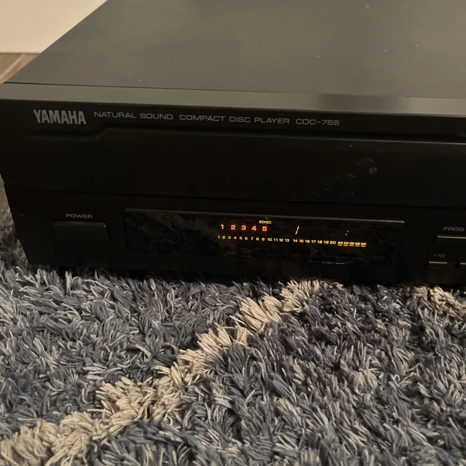 Yamaha CDC-755 Natural Sound Compact Disc Player AS-IS/Parts Repair - Image 4 of 4