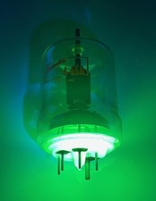 URANIUM GLASS SEALS EIMAC 4-65A Vacuum Tube Open Filament for Display Only
