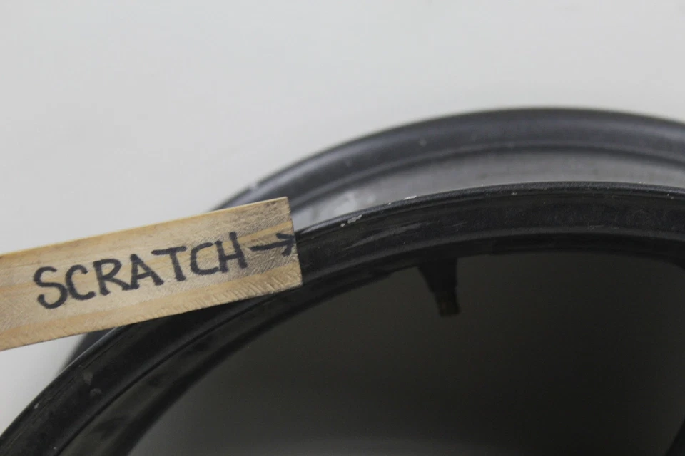 Llanta trasera Honda CBR 600 F4 99-00 OEM y disco de rotor de freno ¡RECTO! Foto 2 de 4