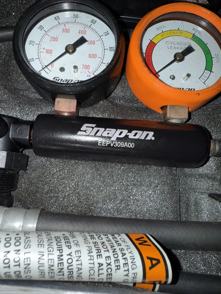 Herramienta de diagnóstico Snap On EEPV309A Cilindro Fugas Probador Probador Juego de medidores Foto 3 de 4