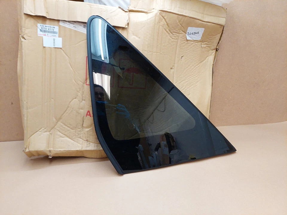 Toyota Prius ZVW40 Rear Right Quarter Window Glass 6271047170 Genuine NEW - Image 2 of 4