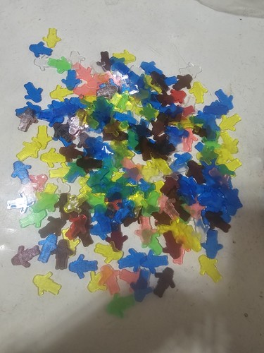 212 Piece Plastic Astronaut Set For Counting ( Approximately 1 Inch Figures) - Picture 7 of 7