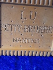 ancien plateau lu objet de collection vintage petit beurre nantes