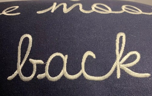 I Love You To The Moon And Back ~ Almohada Bordada Grande 23" ~ Azul Marino y Marfil - Imagen 12 de 12