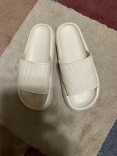 Slippers Cloud Slides Ultra Cushion Endless Comfort Slippers Khaki Size 7
