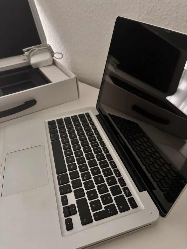 MacBook Pro 13-inch LED-backlit widescreen notebook - Bild 4 von 4