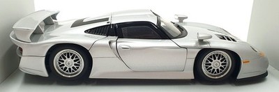 UTモデル 1/18 ミニカー911 (993) GT1 STREET UTモデル 1/18 ミニカー911 (993) GT1 STREET UTモデル 1/18