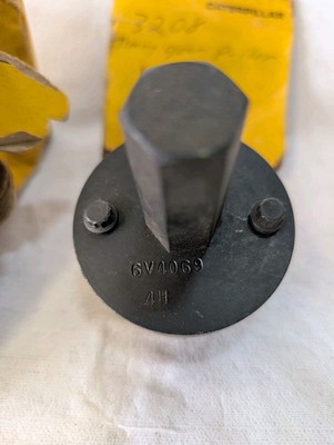 CAT 3208 Timing Gear Puller 6V4069 OEM Caterpillar Service Tool