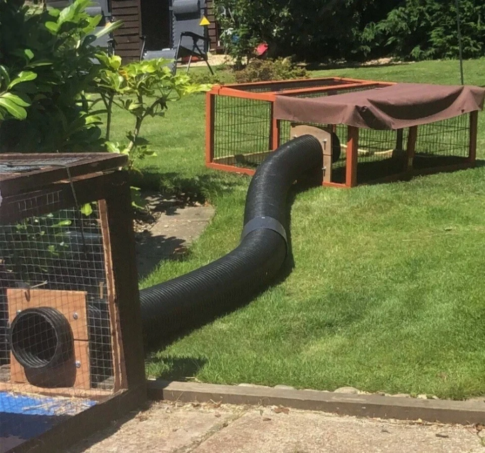 RWAF Approved Rabbit Tunnel, Flexible 6 inch & 8 inch Runaround Play Tunnel - Image 3 of 4