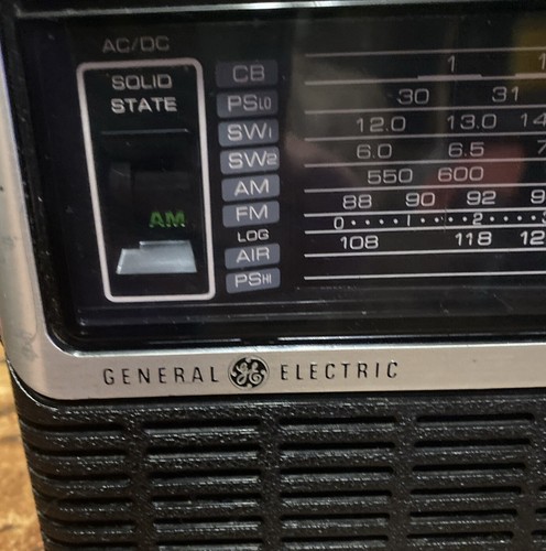 General Electric Monitor 10 Vintage Radio 10 Band AM/FM Weather Works - Picture 5 of 16