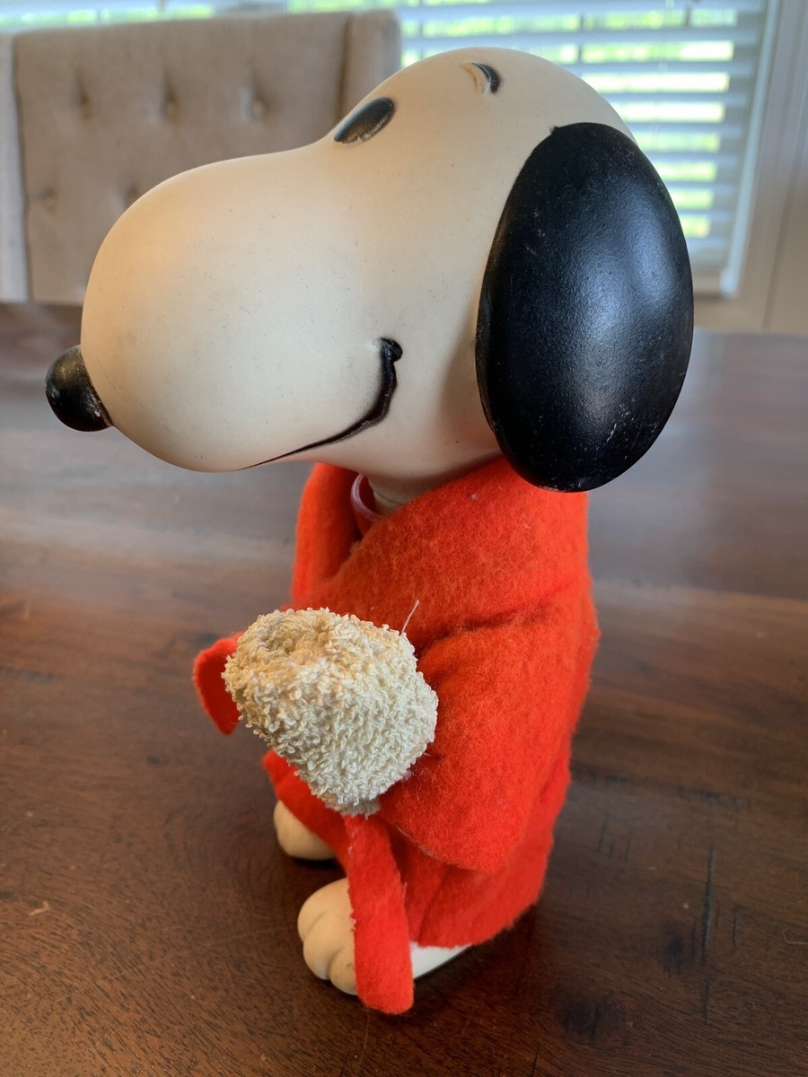 Vintage 1958-1966 SNOOPY 9.5” Rubber Stand Up Figure Vintage 1958-1966 SNOOPY 9.5” Rubber Stand Up Figure