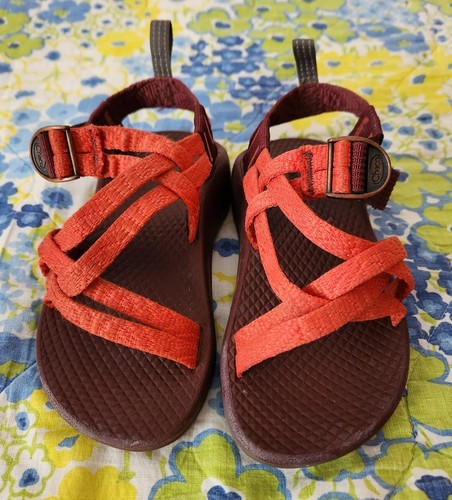 Youth Chaco Sandals Size 10 Pinkish Orange/Burgundy  - Picture 1 of 6