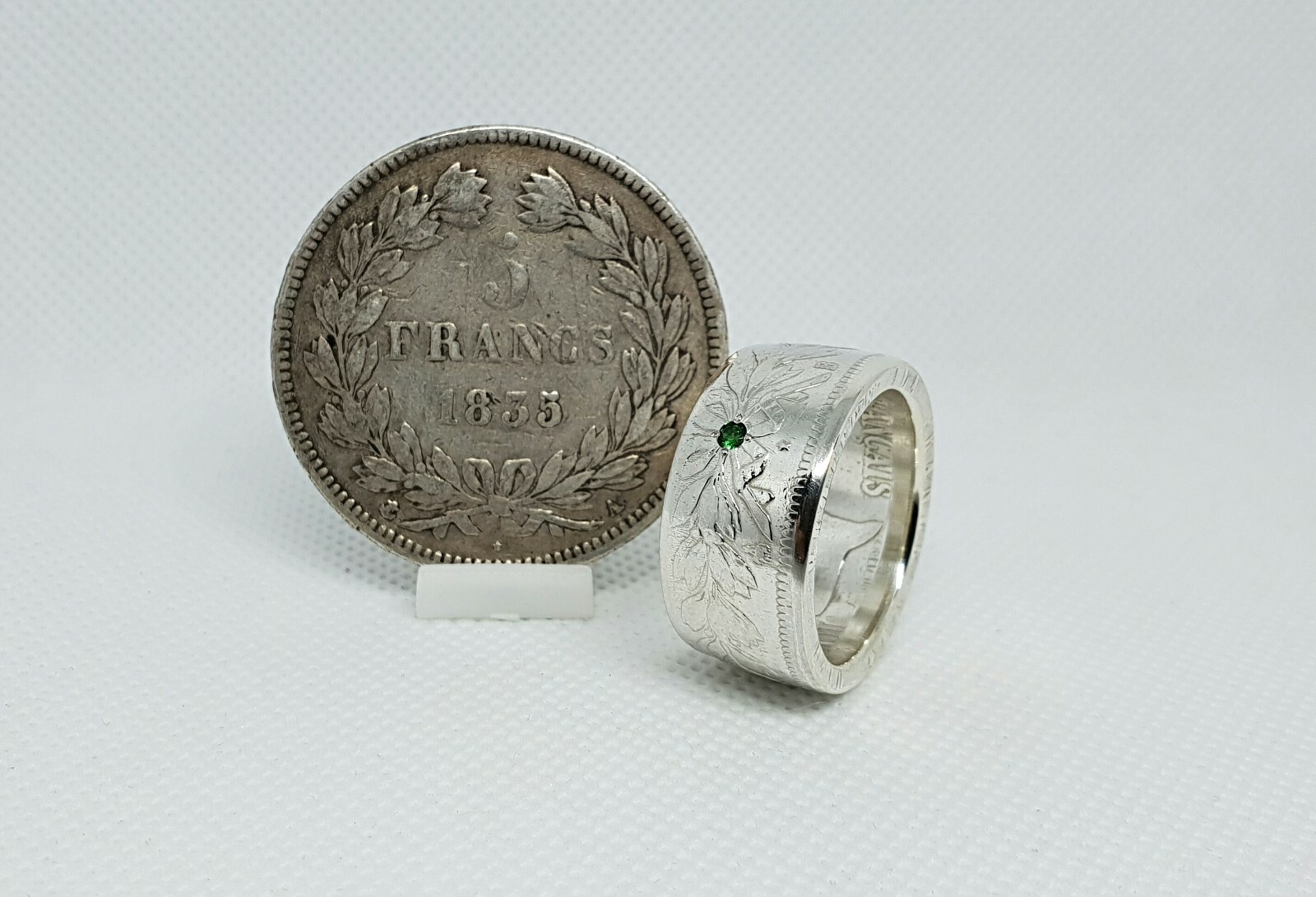 Bague pièce de monnaie Louis Philippe argent et tsavorite pour sublimer vos tenues