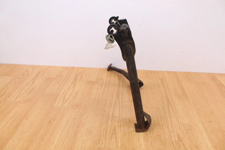 84 HONDA CB650SC NIGHTHAWK 650 中心支架/踢 — 第 4/4 张图片