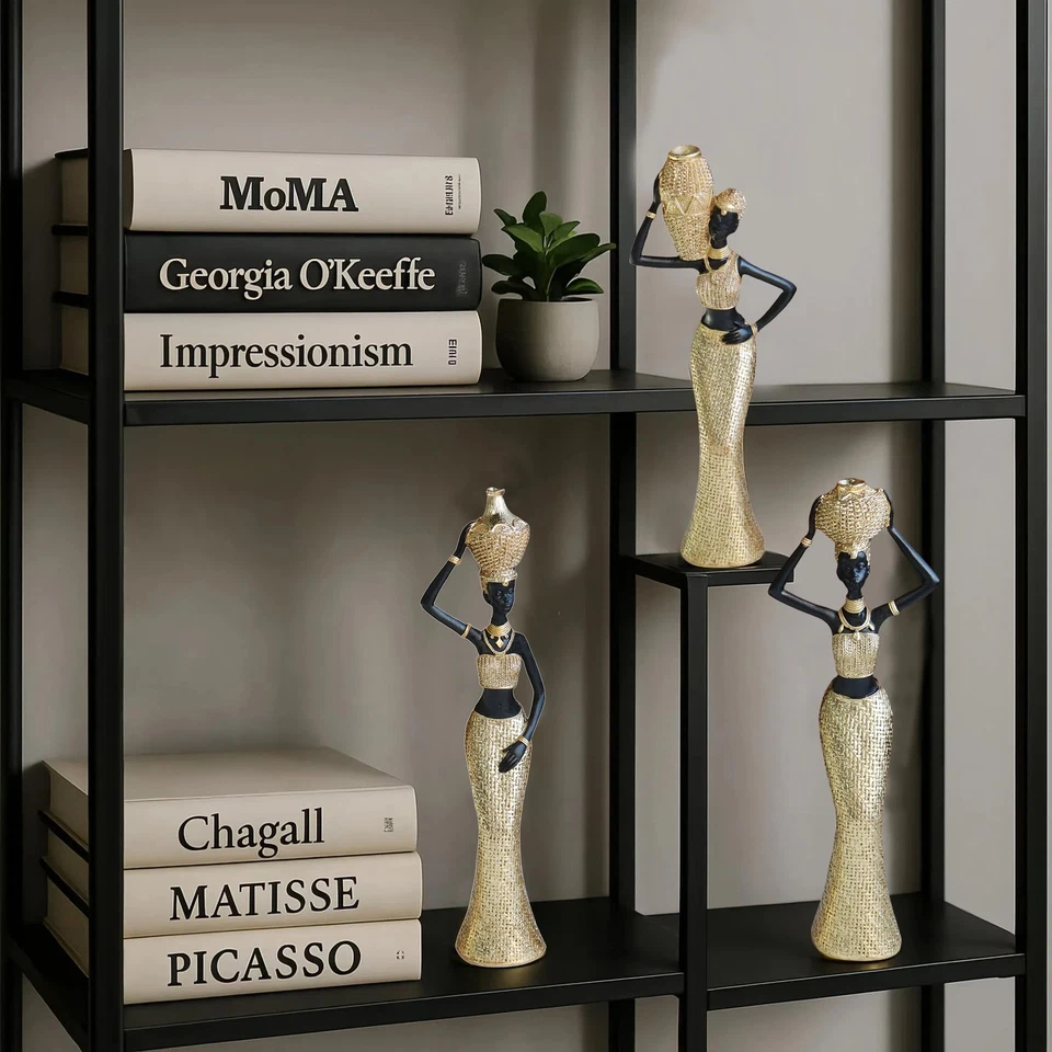 Conjunto de 3 estatuetas femininas africanas de resina – escultura tribal preta e dourada... - Imagem 3 de 4