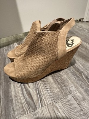 Fergalicious Rasta Platform Wedge Sandals Suede/Tan Size 8 Women s