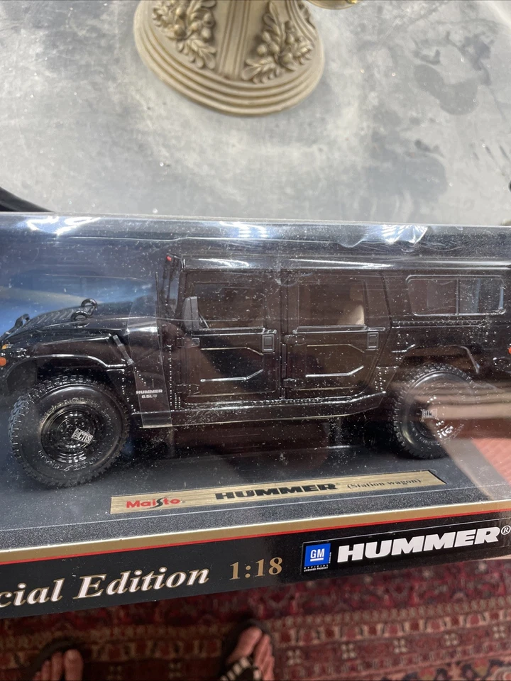 Maisto Special Edition 1998 Black Hummer Station Wagon 1:18 Scale NIB - Image 4 of 4