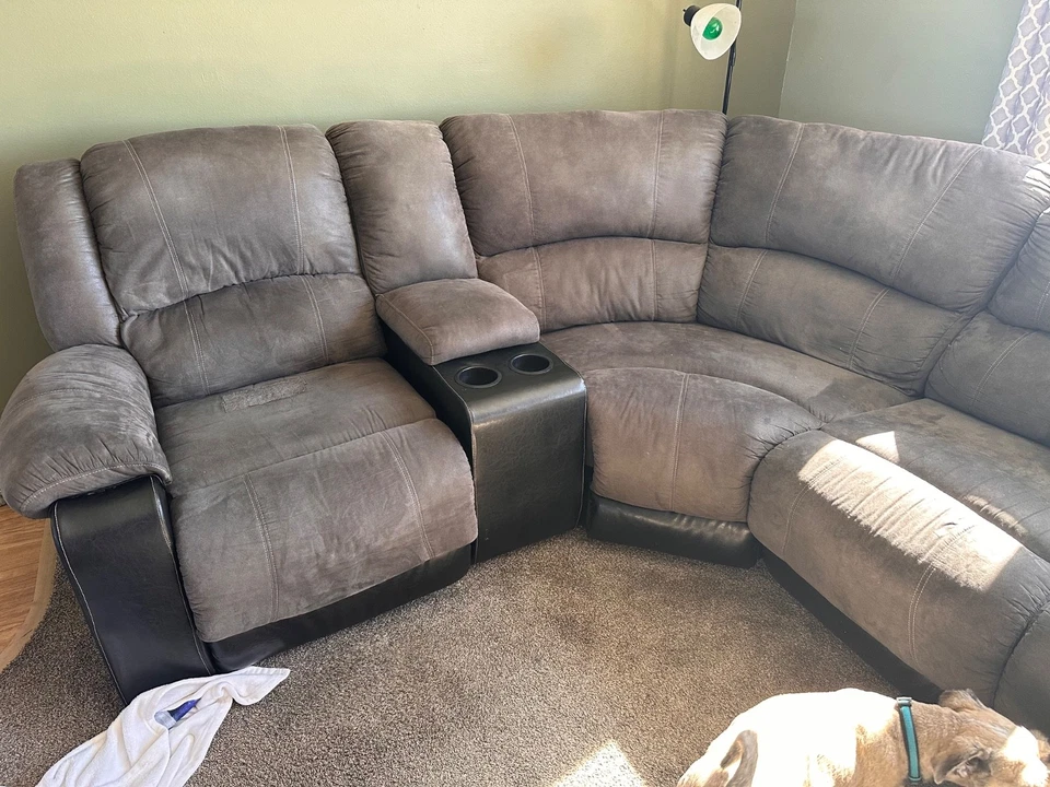 5 seat sectional with 2 recliners and a chaise lounger it is gray - Image 3 of 4