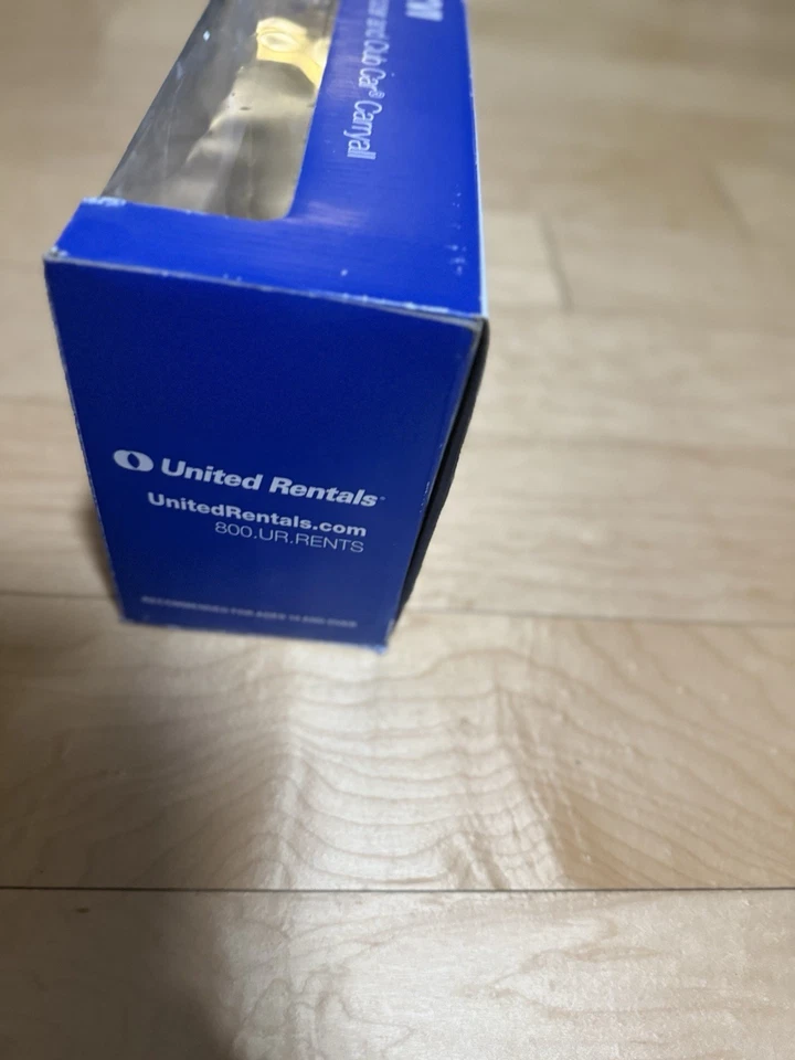 United Rentals Collector’s Series XVI T&T con estuche topadora y bolso de mano Club Car Foto 3 de 4