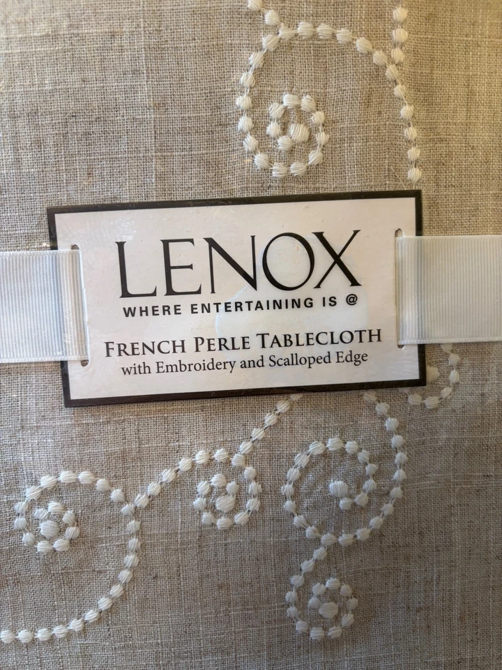 Mantel oblongo beige perla francesa Lenox 60 X 102 bordado borde festoneado Foto 2 de 4