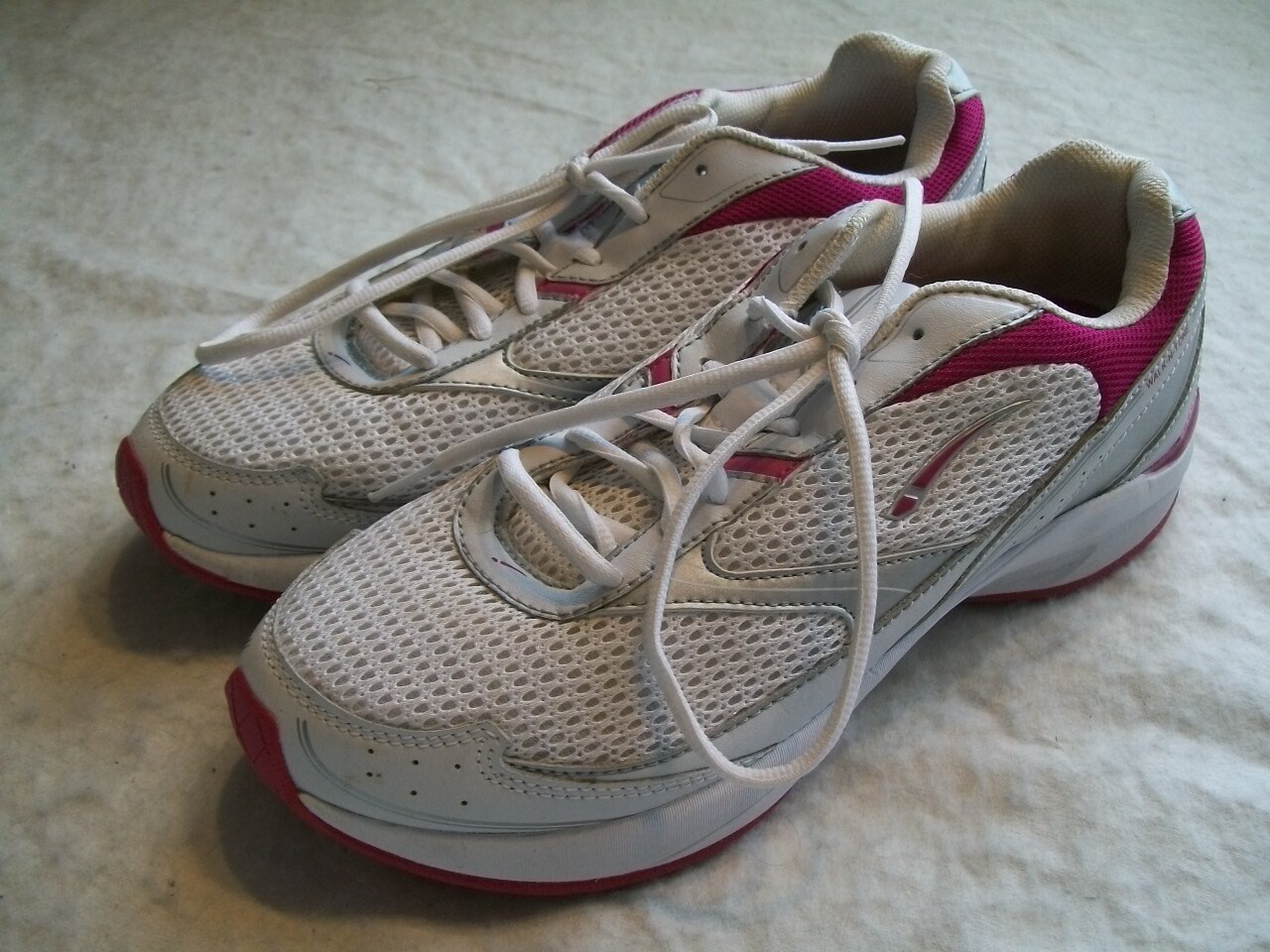 la gear womens tennis shoes