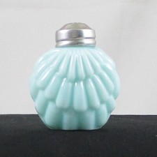 EAPG FOSTORIA #33 SHELL OVERLAPPING LT BLUE GLASS SHAKER