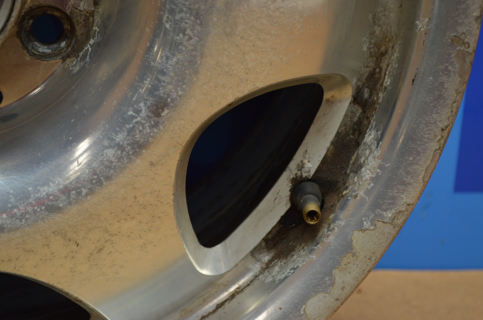 Mercedes-Benz Clk320 Polished 16 Inch OEM Wheel 1998 to 2000 for  