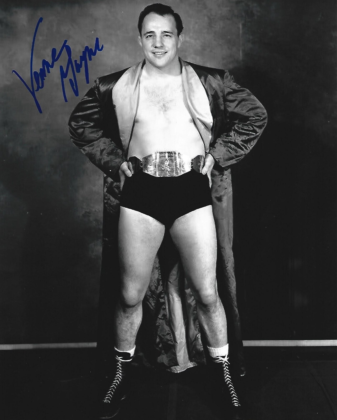 WRESTLING LEGEND VERNE GAGNE SIGNED 8X10 10X AWA WORLD HEAVYWEIGHT