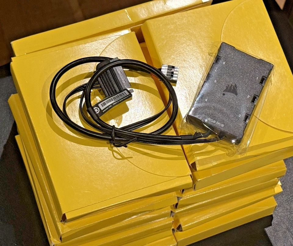 Corsair iCUE Nodo de Iluminación CORE Ventilador Digital Controlador de Iluminación RGB CL-8930009 - Imagen 3 de 4