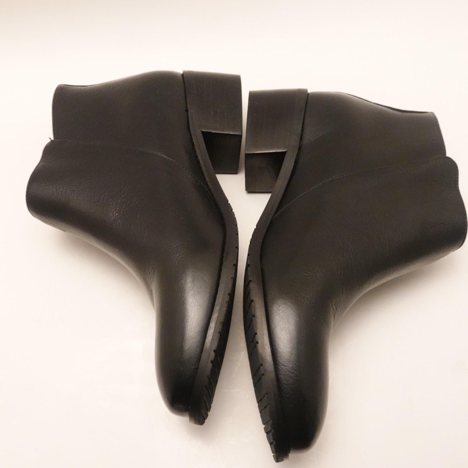 Samuel Hubbard Women's 8.5 M 'Valencia' Ankle Boot Black Leather Zipper Boots