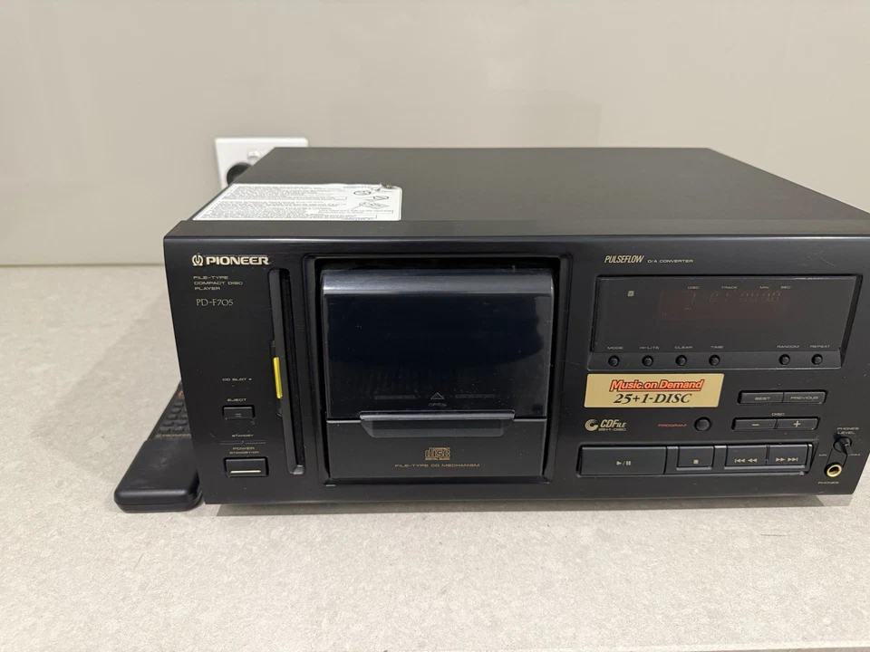 Pioneer PD-F705 File Type Compact Disc Player 25 Multi- Disc CDs + 1, & Remote - image 2 of 4