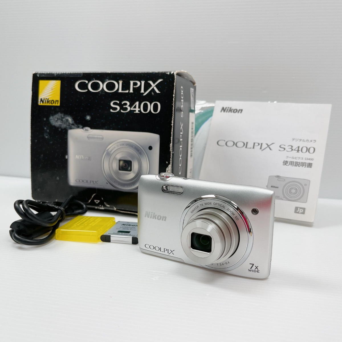 Nikon COOLPIX S3400 Digital Camera Silver w/ Battery USB Box