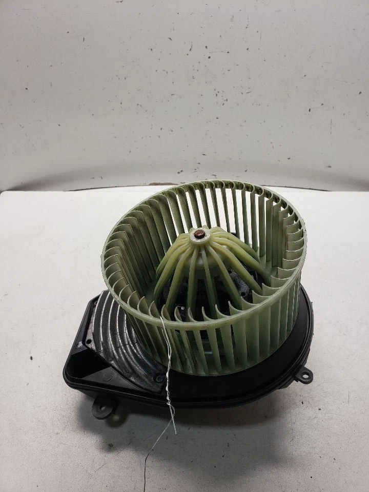Motor de ventilador modelo VIN D 8º dígito no painel amplificador compatível com 97-02 AUDI A4 1445423 - Imagem 2 de 4
