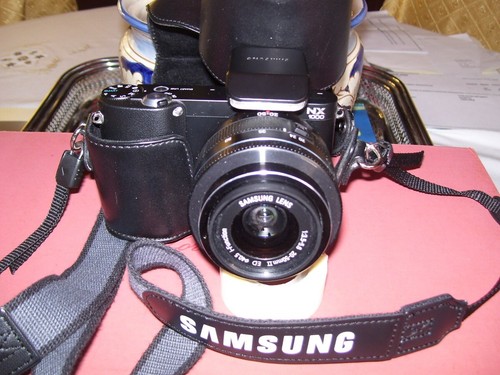 Fotocamera Samsung NX1000 - Foto 2 di 5