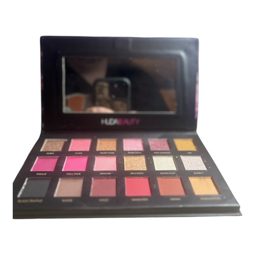 Huda Beauty Nude Eyeshadow Rose Gold Palette Remastered - Picture 2 of 5