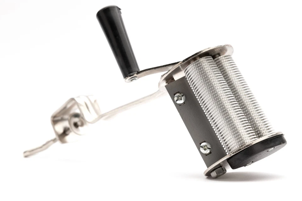 Trituradora de tabaco manual M‐08MM 0,8 mm corte fino - cortadora de hierbas para rodar su propio Foto 2 de 4