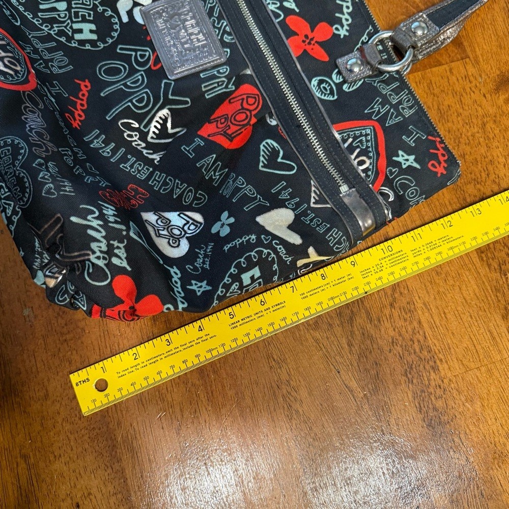 Coach Poppy large glam tote Black and Red Graphic graffiti heart Bag thumbnail 4