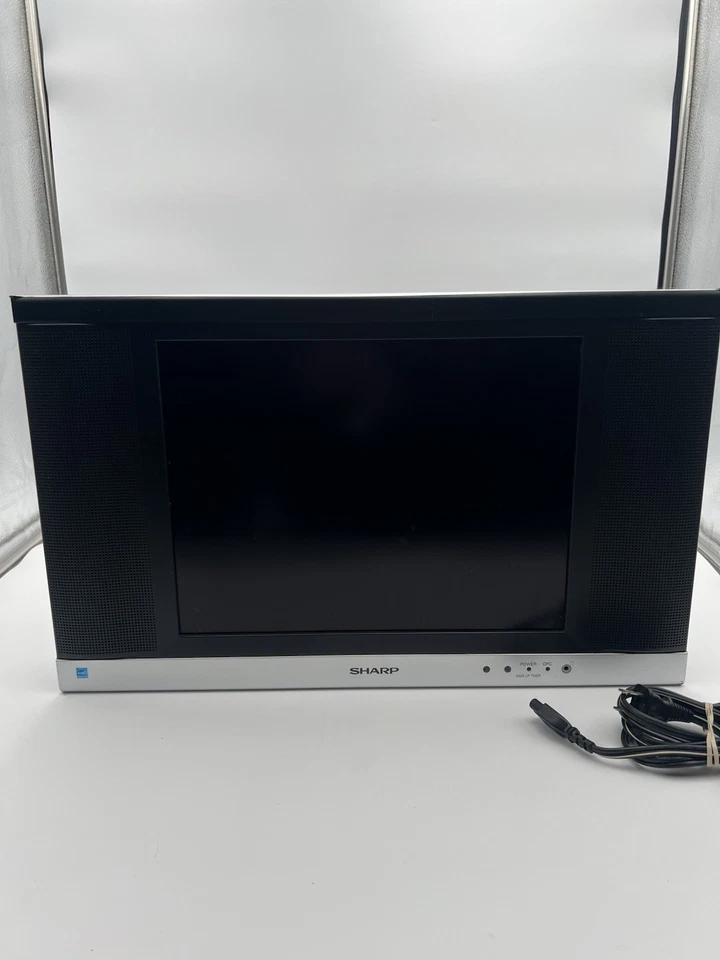 Sharp AQUOS LC-15B8U-S 15" LCD TV RETRO GAMING - Image 3 of 4