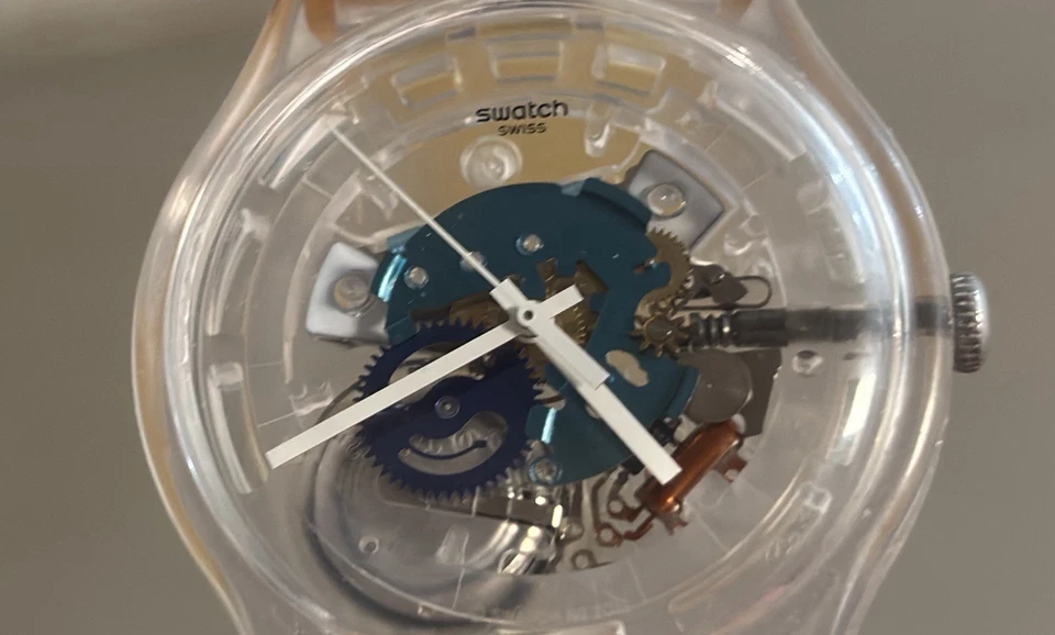 Reloj Swatch Random Ghost Jelly Banda Original - Funciona Batería Nueva Foto 2 de 4