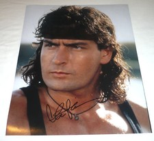 CHARLIE SHEEN SIGNED PLATOON 11X14 PHOTO COA WINNING