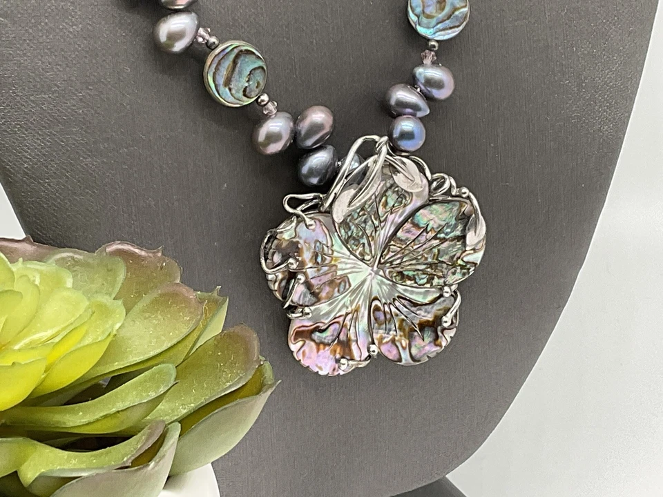 Peacock Baroque Tahitian Cultured Pearl Strand w/Abalone Disks / Lg Flower  - Image 3 of 4