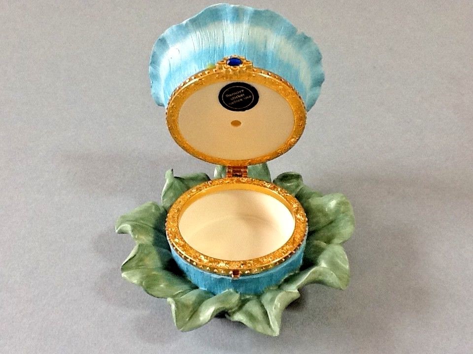 A Lovely Ceramic Hinged Trinket Box Floral Design eBay