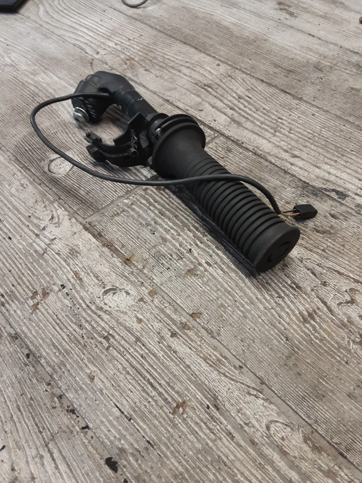 2004 04 03-05 BMW K1200GT K 1200 GT clip derecho tubo de agarre térmico Foto 2 de 4