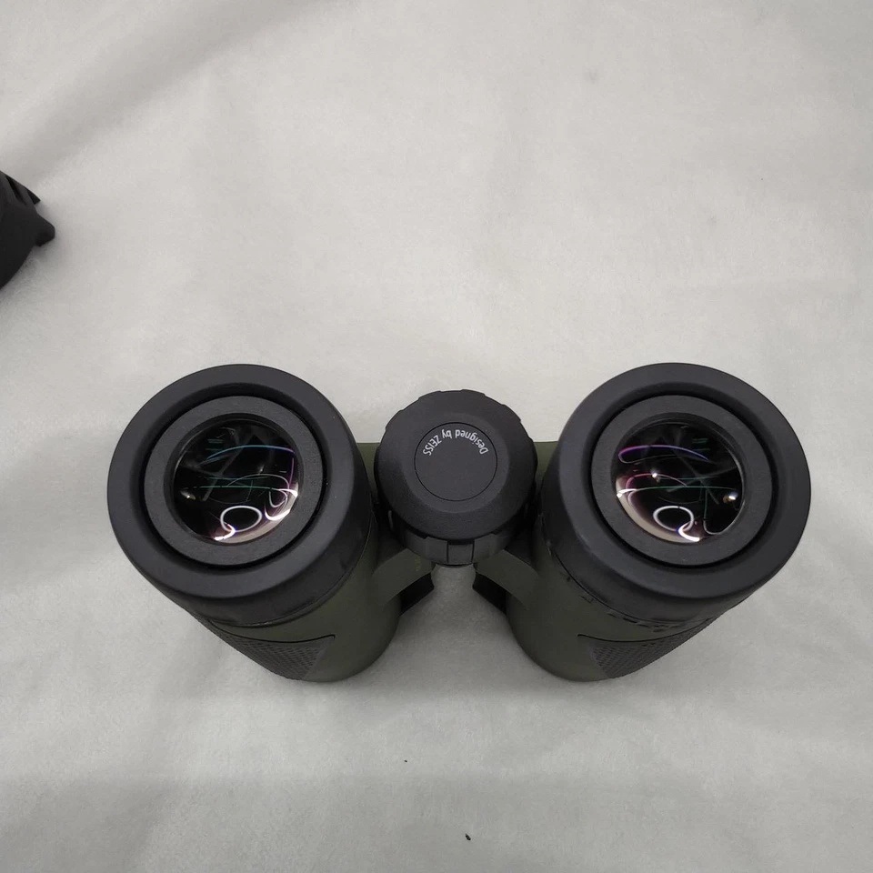 ZEISS TERRA ED 10x32 Binoculars Wide Focus Vivid Colors Case Included Used - Image 2 of 4