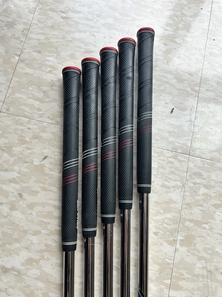 Used TaylorMade RSI Irons. RH. 1in extensions and Midsize grips. 9 iron - 5 iron - Image 3 of 4