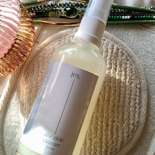 Aloe Glow Cleanser | Best Aloe Glow Cleanser For Mature Women - Picture 3 of 3