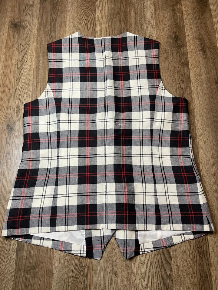 Chaleco Giorgio Sant'Angelo, Para Mujer Talla Grande, Rojo Negro Cuadros Dorado Botones Forrado Foto 2 de 4