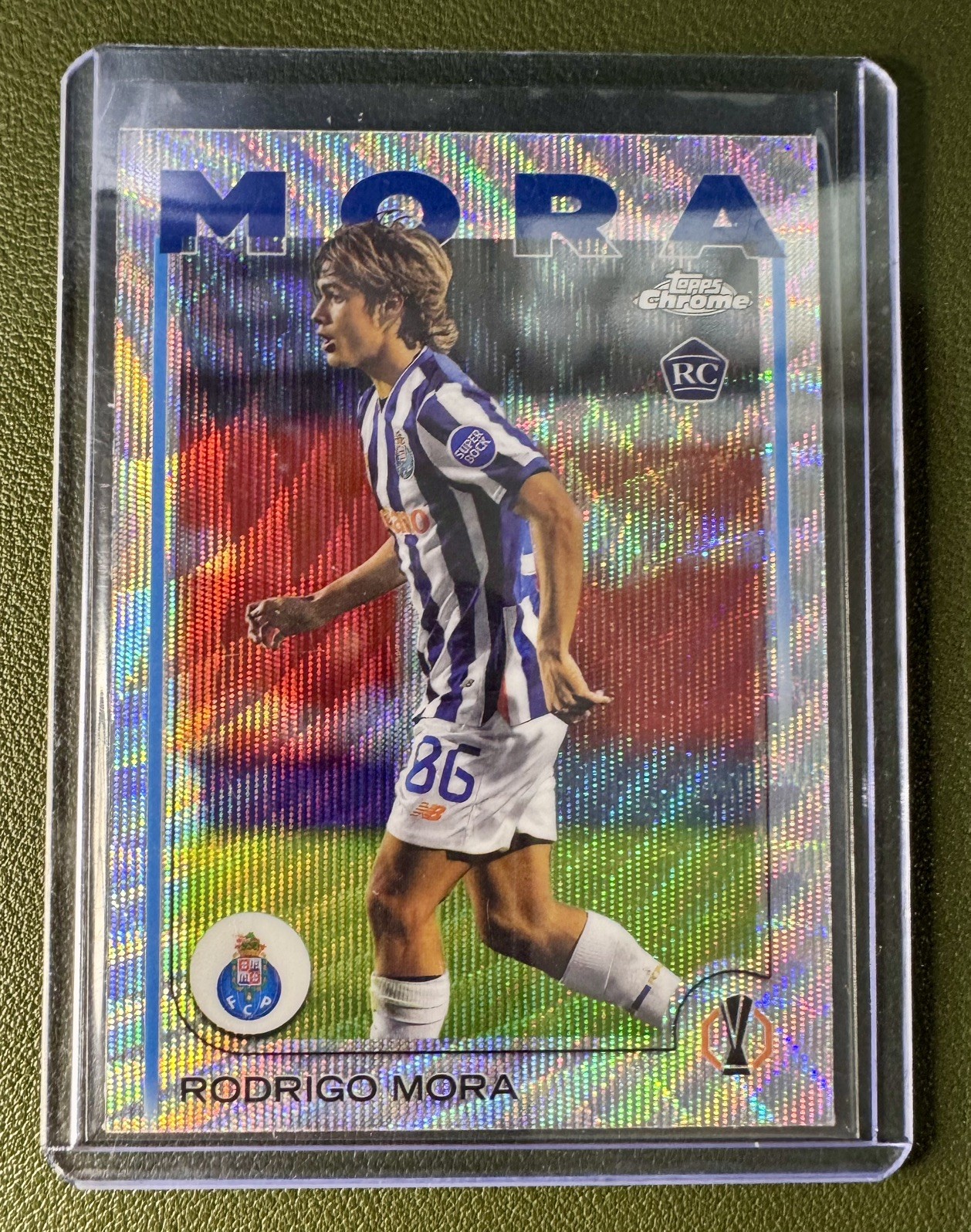 2024-25 Topps Chrome Uefa Club Competitions - Rodrigo Mora #137 Wave Refractor