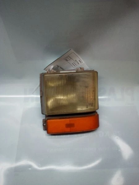 Passenger Corner/Park Light Cornering RWD Fits 80-89 FLEETWOOD 304020 - Image 2 of 4